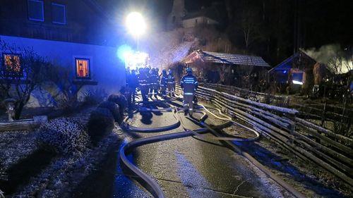 Mariapfarr: Nebengebäude in Vollbrand