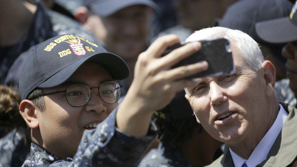 Mike Pence besucht Japan