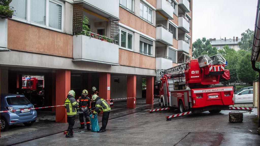 Flammen zerstören Wohnung in Salzburg-Lehen