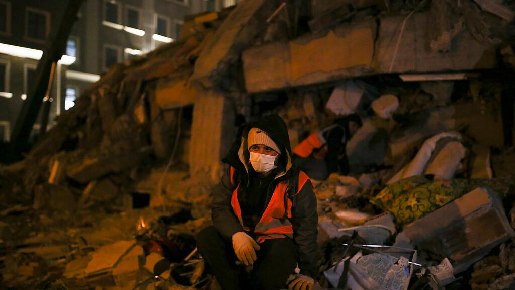 Über 15.000 Erdbeben-Tote in Türkei und Syrien