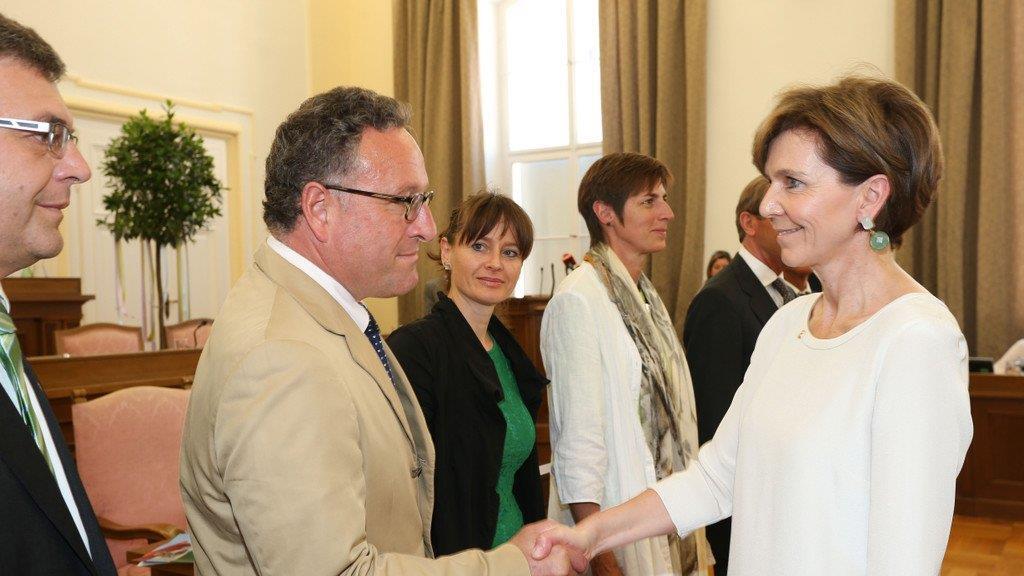 Neue Landesregierung angelobt, III