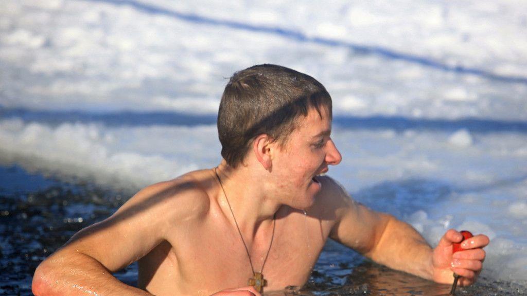 Eisbaden und Eissegeln