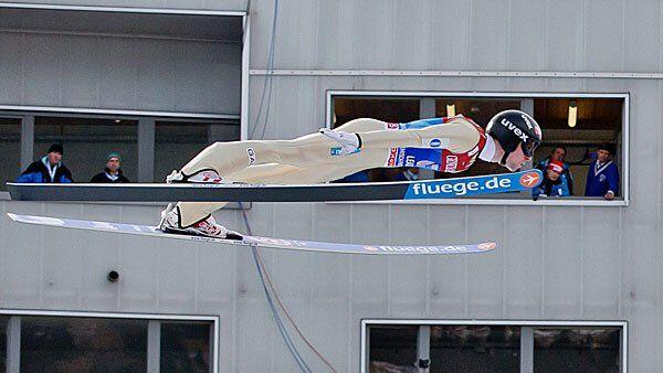 Anders Jacobsen sieht beim Neujahrsspringen in Garmisch-Partenkirchen.