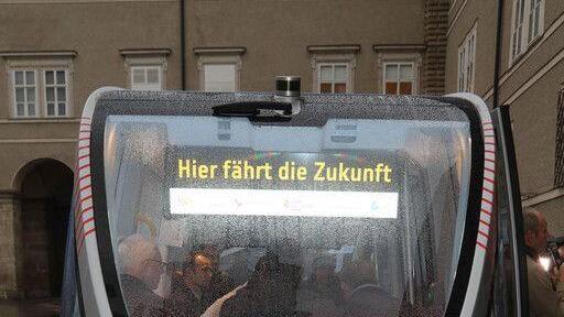Selbstfahrender Bus III