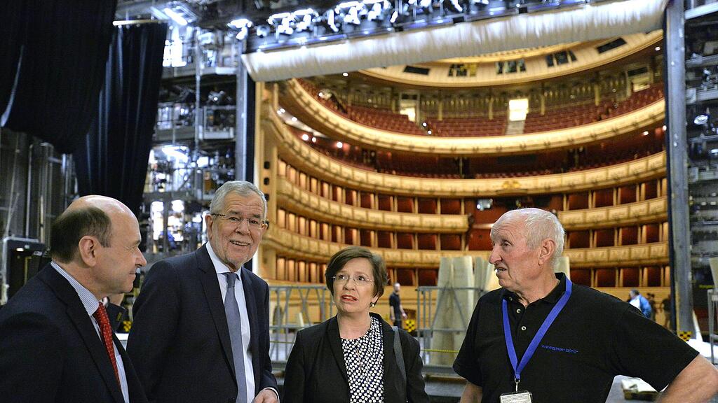 Vorbereitungen zum Wiener Opernball
