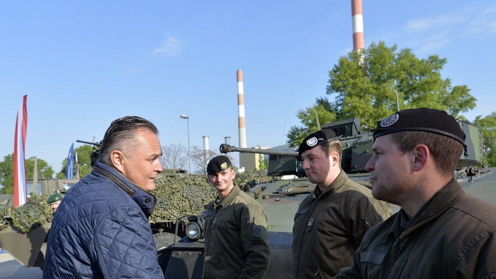 Verteidungsminister Doskozil bestellt 34 Pandur-Panzer
