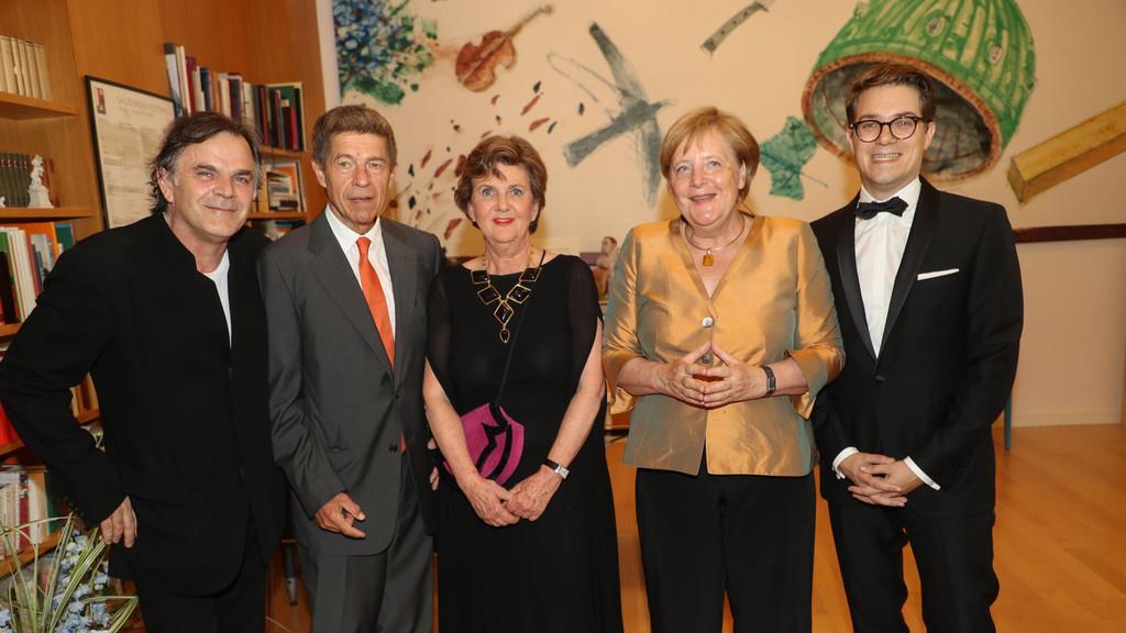 Festspiele: Prominenz bei "Pique Dame"