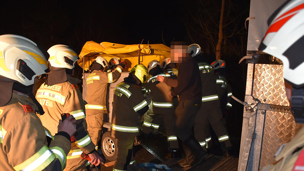 Fels st\u00fcrzt in Abtenau auf B162