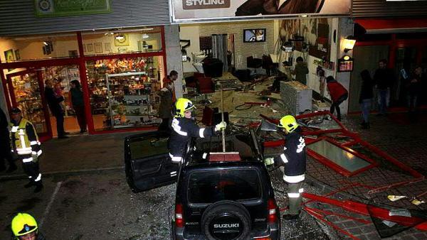 Verurteilter war im November mit dem Auto in Friseurgeschäft gerast