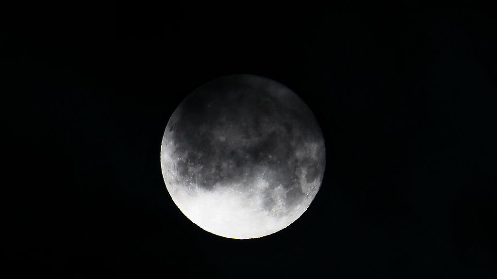 Supermond über Salzburg