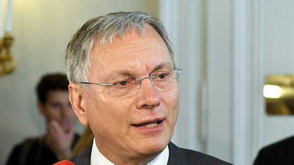 Sozialminister Stöger will Pensionsprivilegien abbauen