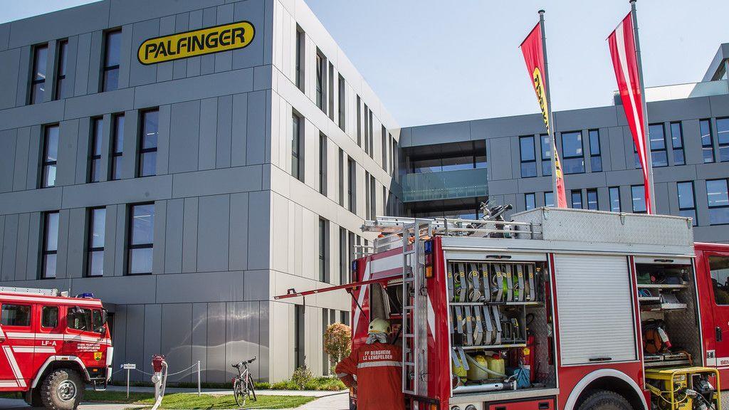 Kellerbrand bei Palfinger in Bergheim