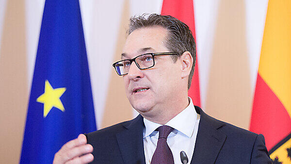 Strache reist erstmals als Minister nach Brüssel