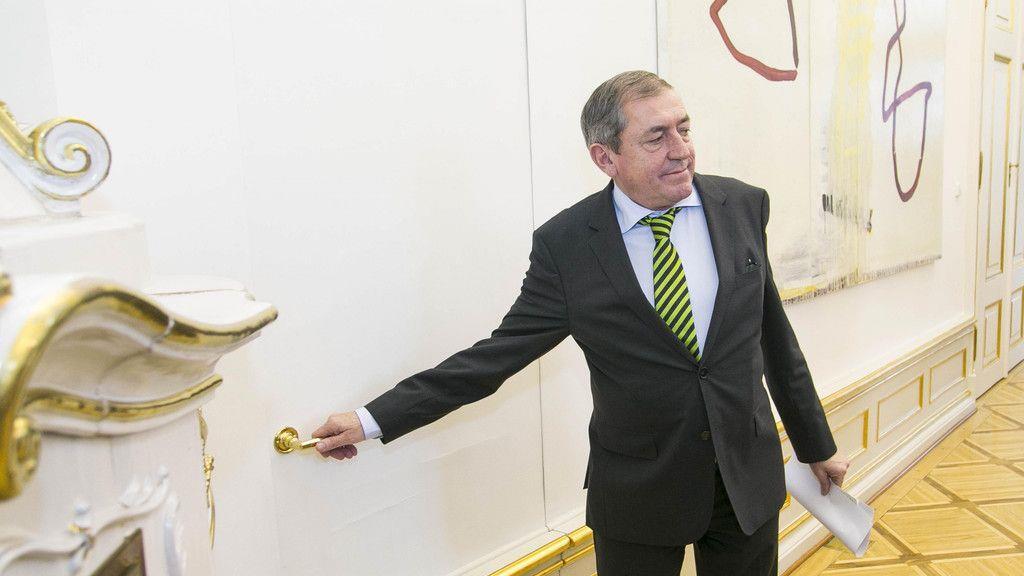 Finanzskandal: Schaden reagiert auf Vorwürfe