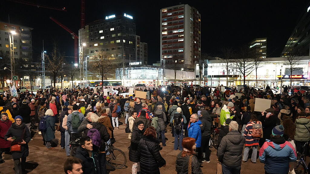 Demo gegen Blau-Schwarz, Salzburg