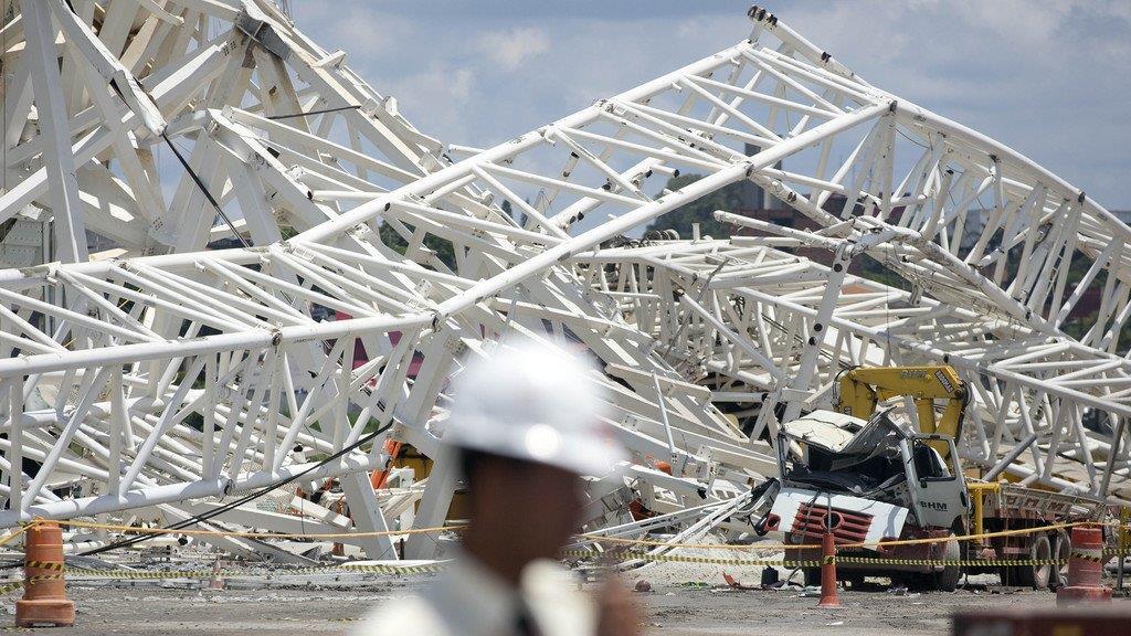 Brasilien: Kran stürzt auf WM-Stadion