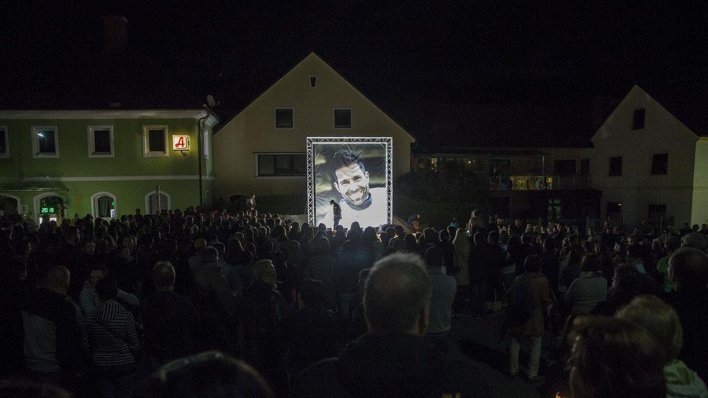 Lichtermeer für Hannes Arch