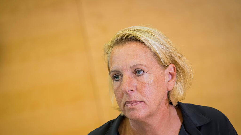 Nashorn t\u00f6tet Pflegerin im Zoo: Pressekonferenz