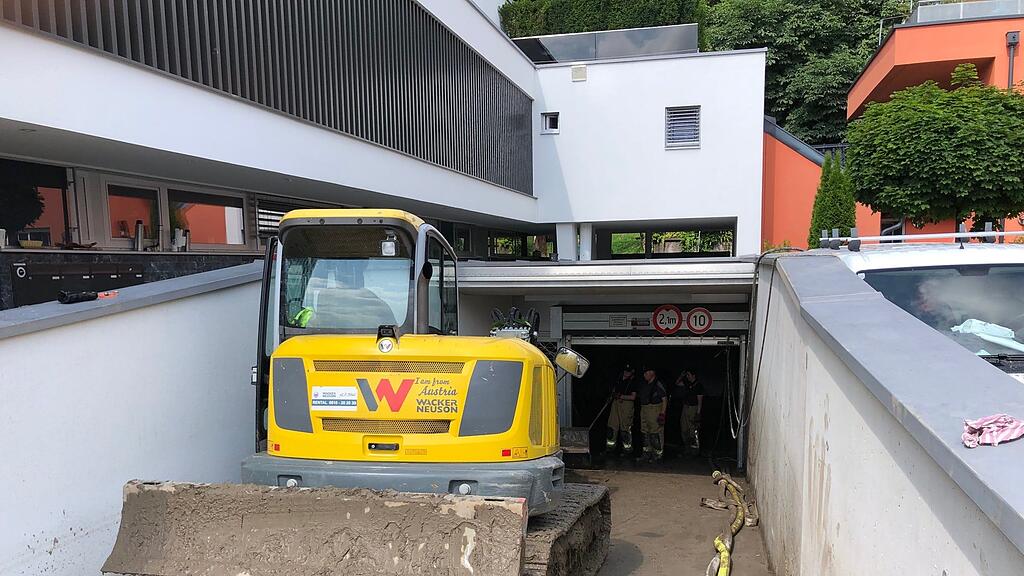 Aufräumen in Hallein nach Hochwasser