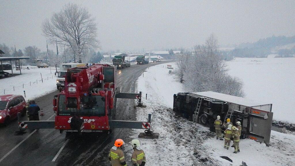 Die beiden Lenker blieben bei dem Unfall unverletzt.