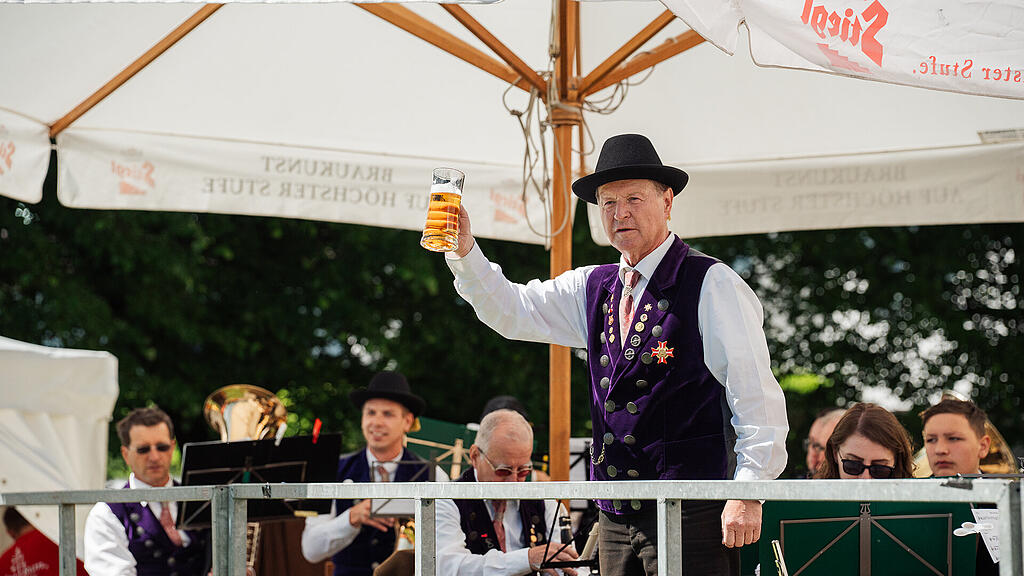 Maibaumaufstellen Stiegl-Brauwelt