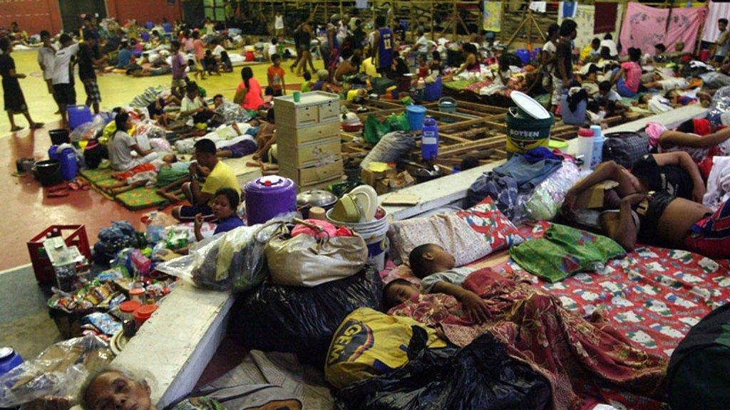 Super-Taifun Haiyan trifft Philippinen: Massenevakuierungen