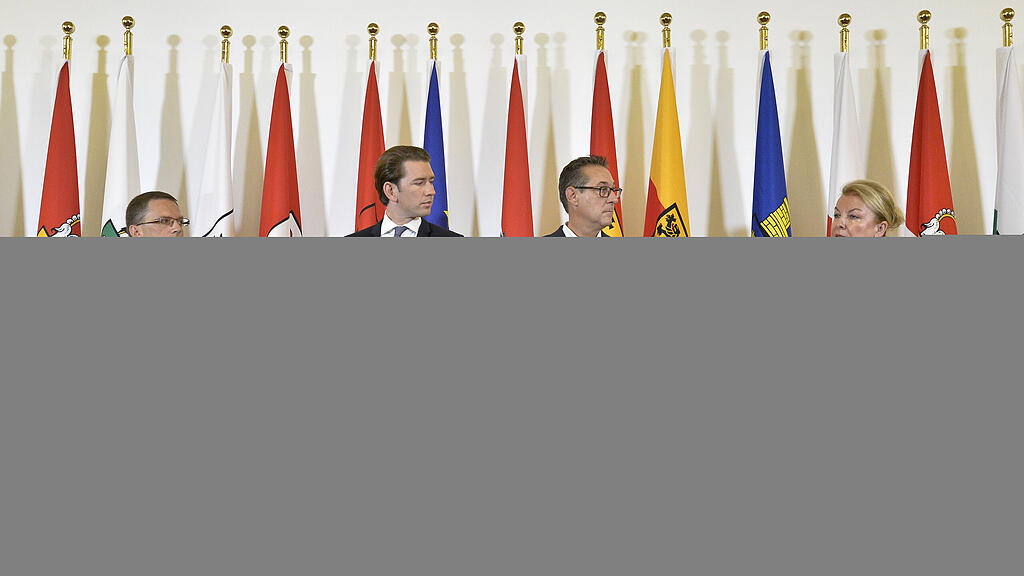 Im Bild (v.li.): ÖVP-Klubobmann August Wöginger, Bundeskanzler Sebastian Kurz, Vizekanzler Heinz-Christian Strache und Sozialministerin Beate Kartinger-Klein.