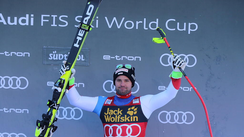 Ski alpin: Siegerehrung in Gr\u00f6den