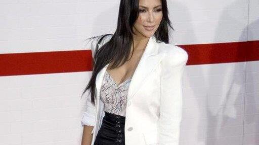 Kim Kardashian, sexy vor der Kamera  (EPA)