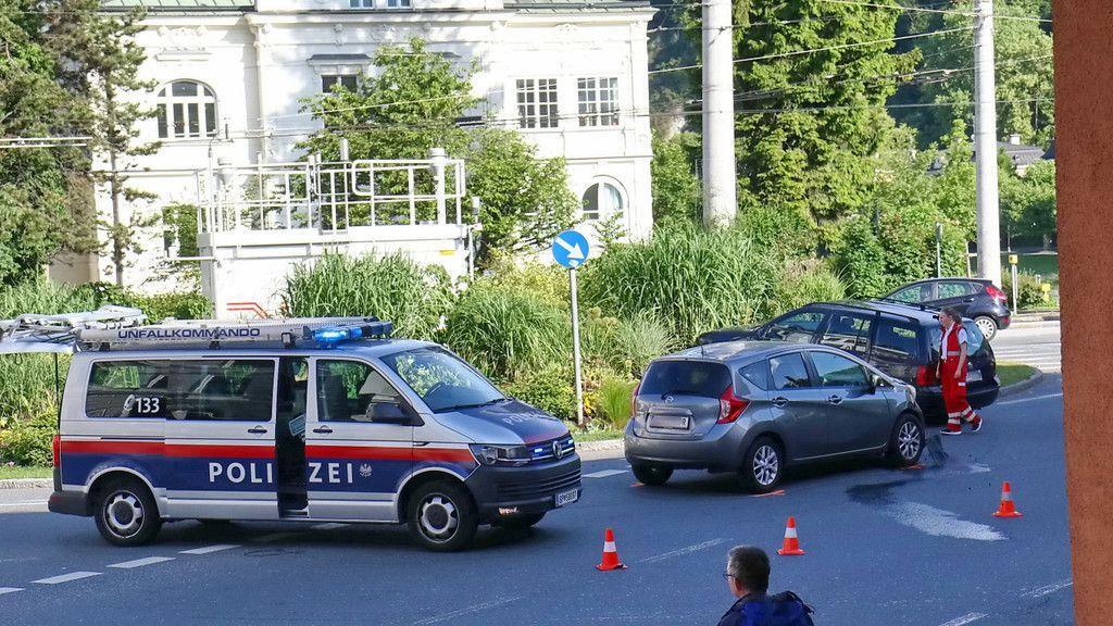Verletzte nach Crash nahe Karolinenbrücke