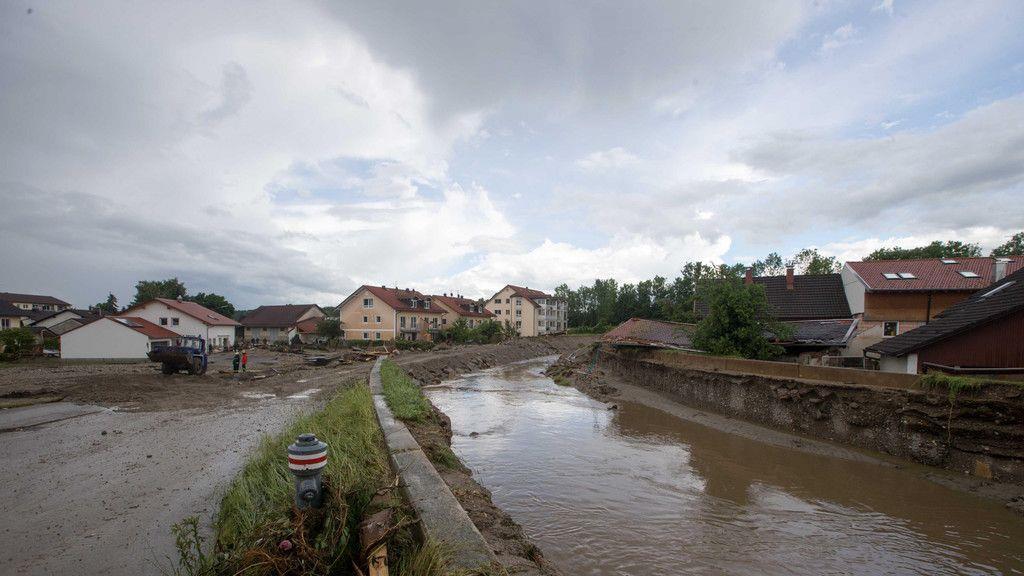 Aufräumarbeiten in Simbach
