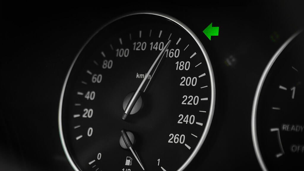 SB, Tacho, Geschwindigkeit, Rasen, 150 km/h