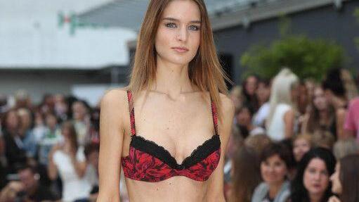 Fashion Night, V