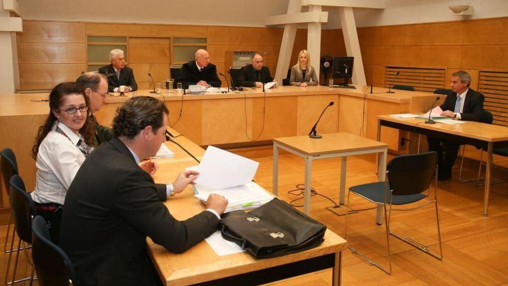 Am 7. Dezember habe Loidl Rathgeber am Telefon mitgeteilt, dass er sie aufgrund der vorliegenden Vorwürfe entlassen müsse.