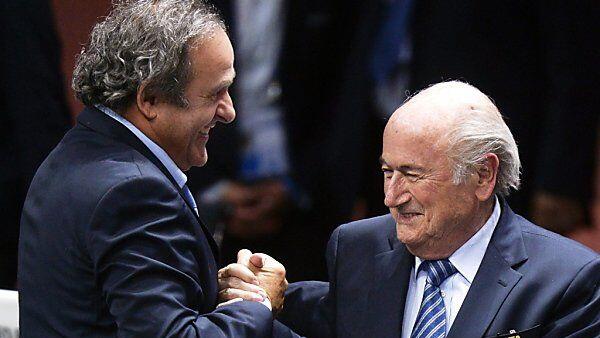 Blatter könnte auch Platini in den Abgrund reißen