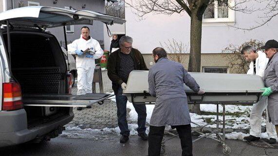 Drei Tote fanden die Cobra-Beamten am Mittwoch in Marchegg.
