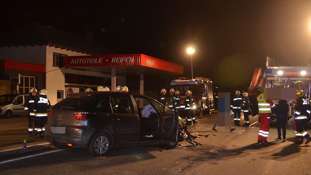 Frontalcrash auf B311 in St. Johann im Pongau