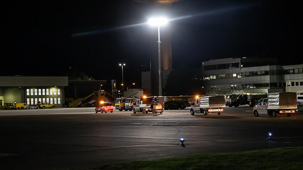 Letzter Flieger landet vorerst in Salzburg