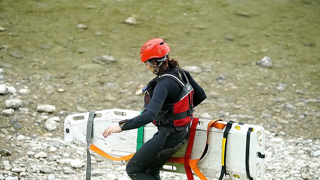 Wasserrettung, Rotes Kreuz, \u00dcbung