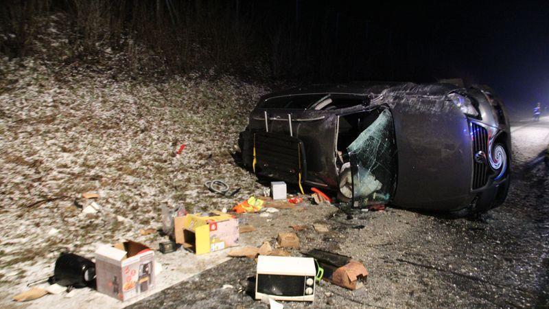 Mehrfachüberschlag auf A1 bei Mondsee: Mehrere Personen verletzt