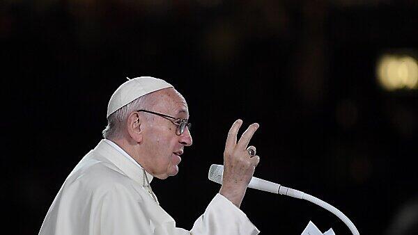 Papst Franziskus auf zweitätigem Irlandbesuch
