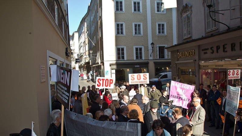 Demos vor dem Rathaus I