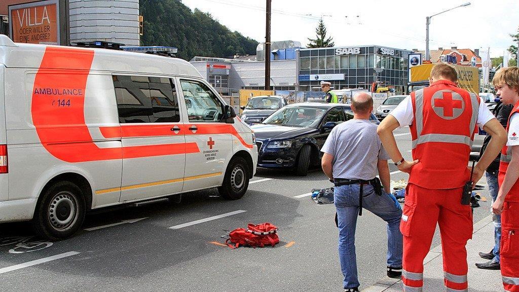 Radfahrerin von Lkw überrollt