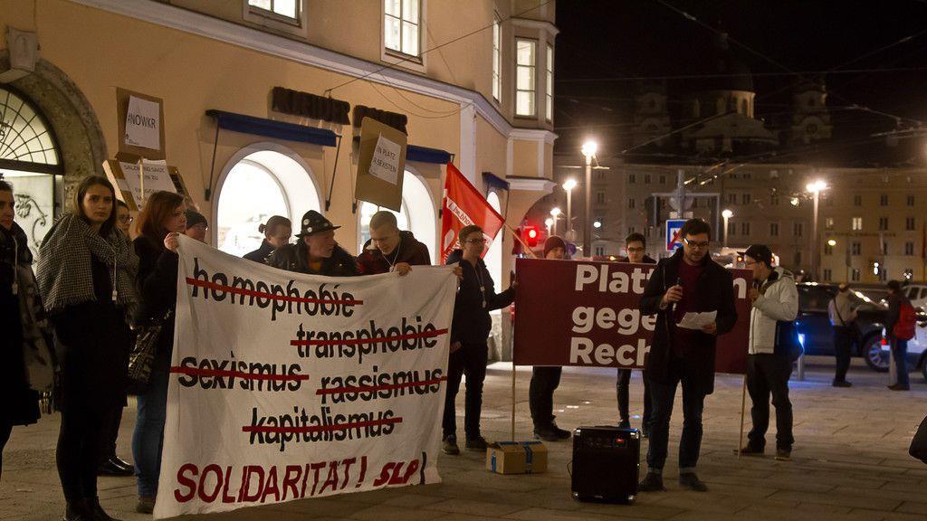 Kundgebung der ÖH Salzburg gegen Wiener Akademikerball