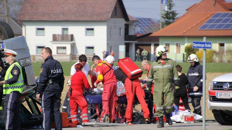 Busunglück in Schwand im Innkreis, II