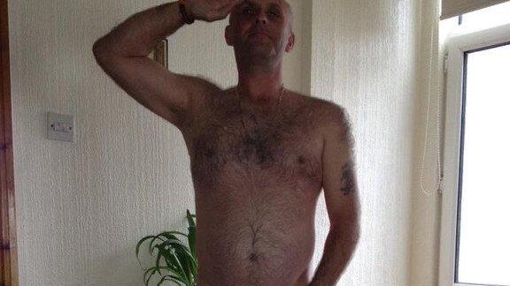 Facebook-Nutzer salutieren nackt für Prinz Harry2