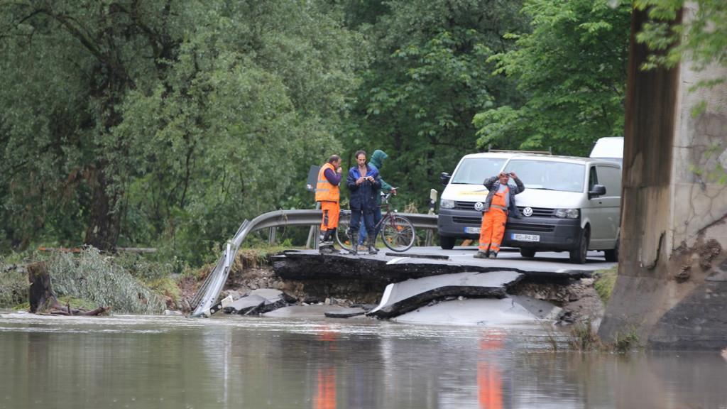 Straße völlig weggespült