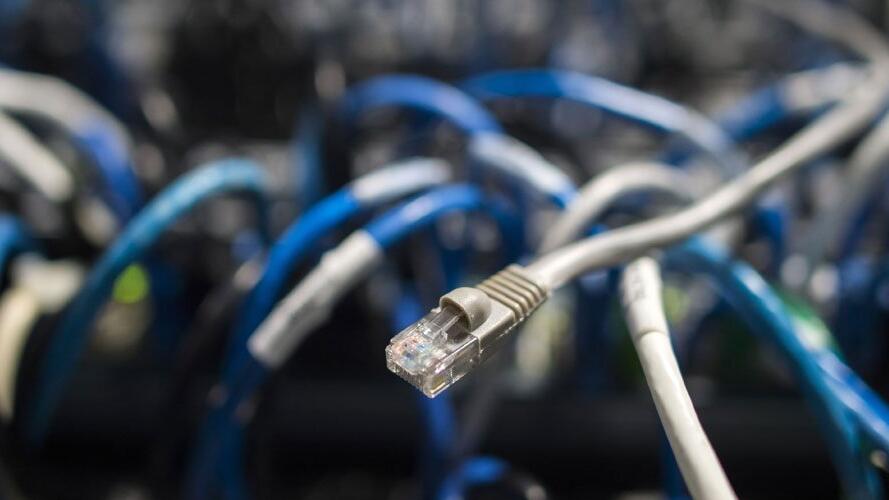 Ungeachtet der Warnungen von Behörden sind einige Opfer der weltweiten Cyber-Attacke auf die Lösegeldforderungen der Angreifer eingegangen.