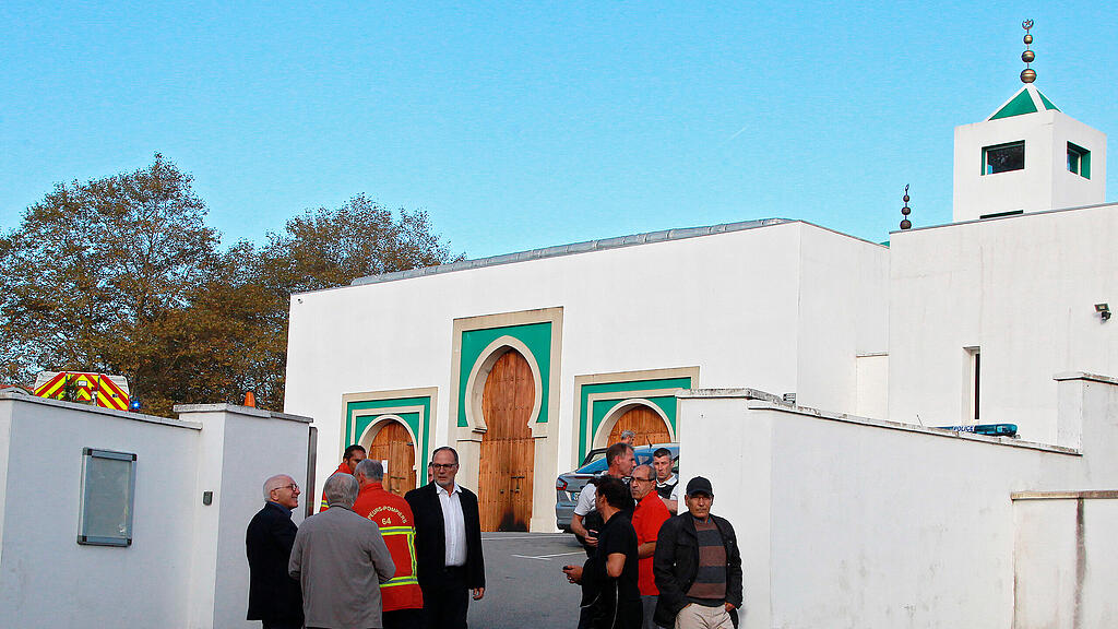 Schüsse bei Moschee in Frankreich