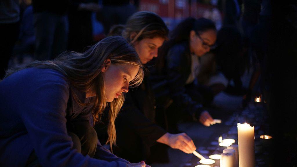 Brand in Londoner Hochhaus: Tiefe Trauer, Einsatz geht weiter